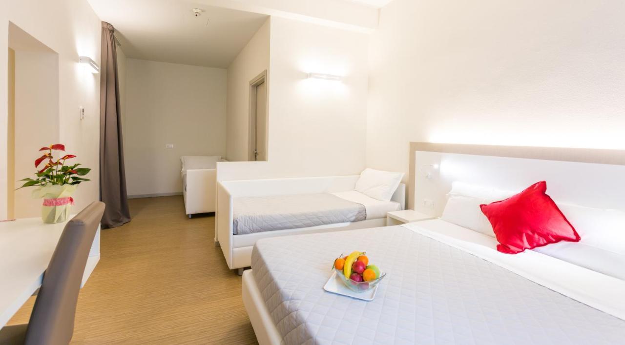 Hotel Amicizia Ріміні Екстер'єр фото
