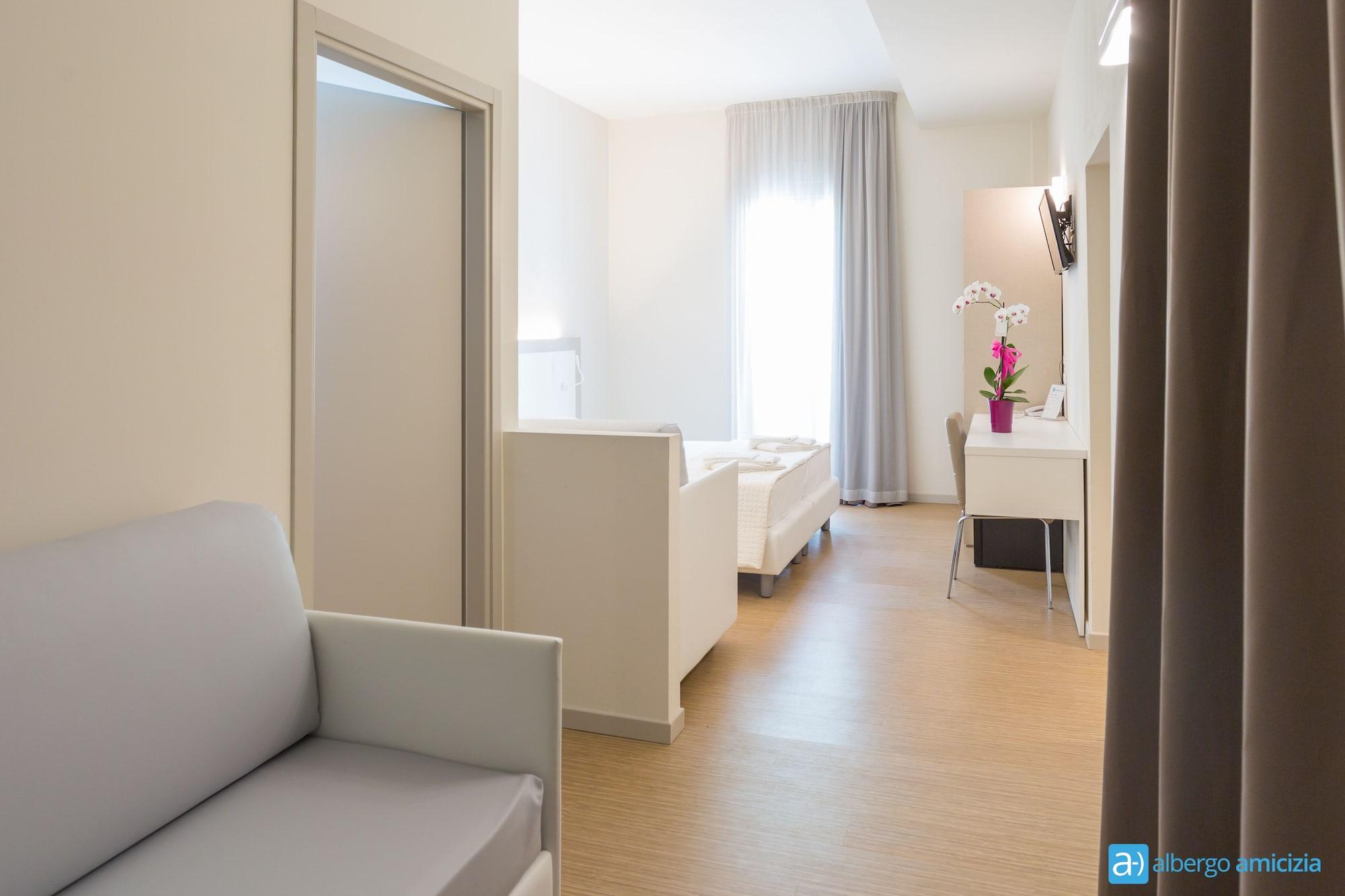 Hotel Amicizia Ріміні Екстер'єр фото